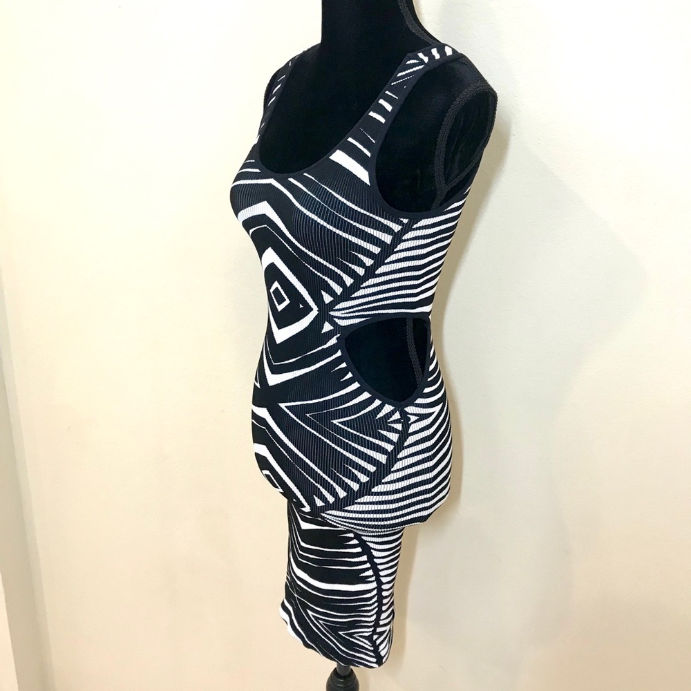 BEBE BODYCON DRESS - Picture 3 of 7